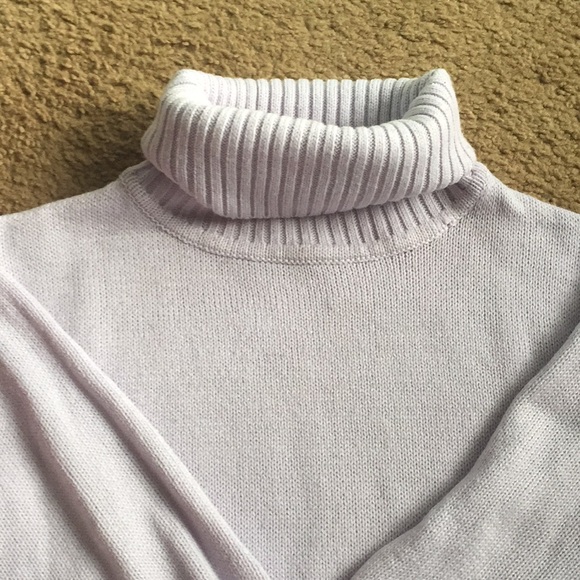 Sweater - Picture 4 of 10